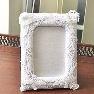 White Lace cotton picture frame. (6.5″x 5″). Style # 2TD